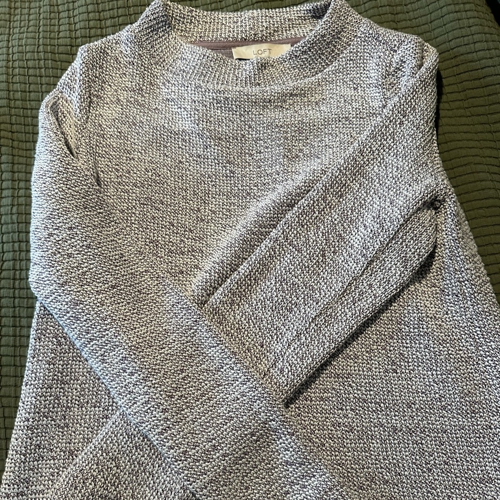 LOFT Women's Heather Gray Crew Neck Sweater